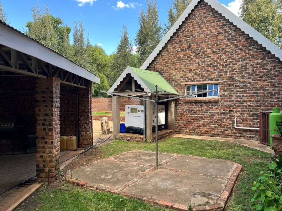 6 Bedroom Property for Sale in Bainsvlei Free State